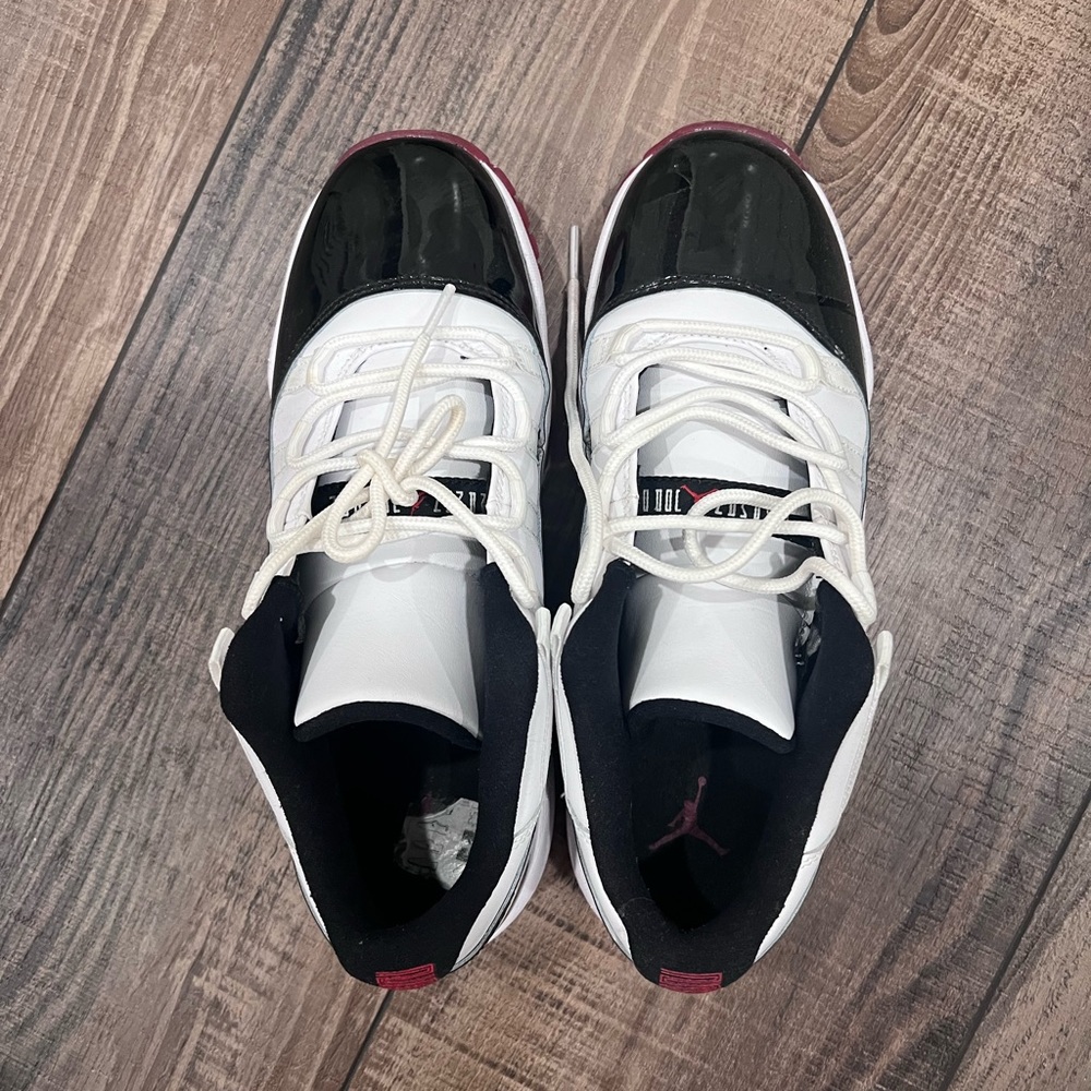 Jordan 11 Retro Low Concord Slightly Worn Small stain Women’s 8 Retails $598